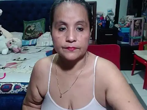 Snapshot of pervert_mommy_ chatting on 01/08/25, 11:10 pervert mommy online show from 01/08/25, 11:10