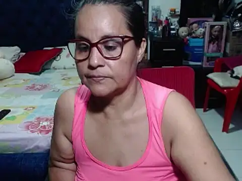 Snapshot of pervert_mommy_ chatting on 01/26/25, 03:14 pervert mommy online show from 01/26/25, 03:14