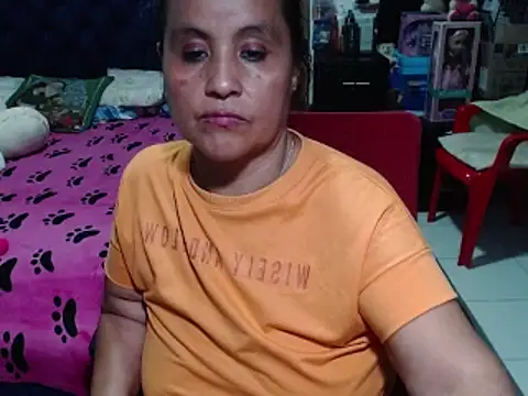 Snapshot of pervert_mommy_ chatting on 02/15/25, 01:38 pervert mommy online show from 02/15/25, 01:38
