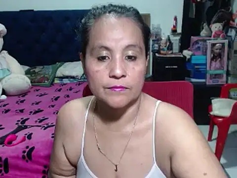 Snapshot of pervert_mommy_ chatting on 02/17/25, 10:51 pervert mommy online show from 02/17/25, 10:51