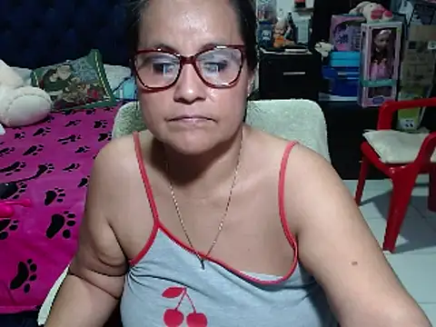 Snapshot of pervert_mommy_ chatting on 02/18/25, 02:27 pervert mommy online show from 02/18/25, 02:27