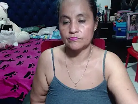 Snapshot of pervert_mommy_ chatting on 02/23/25, 02:04 pervert mommy online show from 02/23/25, 02:04