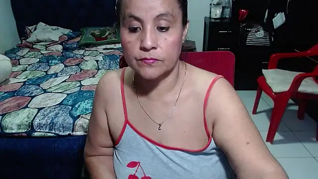 Snapshot of pervert_mommy_ chatting on 03/20/25, 11:45 pervert mommy online show from 03/20/25, 11:45