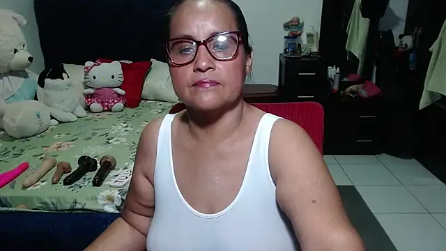 Snapshot of pervert_mommy_ chatting on 09/10/25, 11:32 pervert mommy online show from 09/10/25, 11:32
