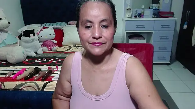 Snapshot of pervert_mommy_ chatting on 09/20/25, 10:38 pervert mommy online show from 09/20/25, 10:38