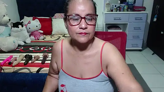 Snapshot of pervert_mommy_ chatting on 09/23/25, 09:34 pervert mommy online show from 09/23/25, 09:34