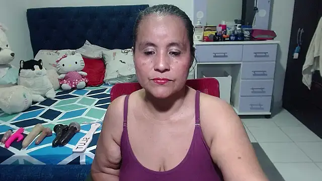 Snapshot of pervert_mommy_ chatting on 10/08/25, 11:52 pervert mommy online show from 10/08/25, 11:52
