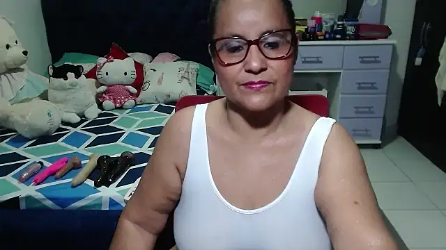 Snapshot of pervert_mommy_ chatting on 10/09/25, 09:40 pervert mommy online show from 10/09/25, 09:40
