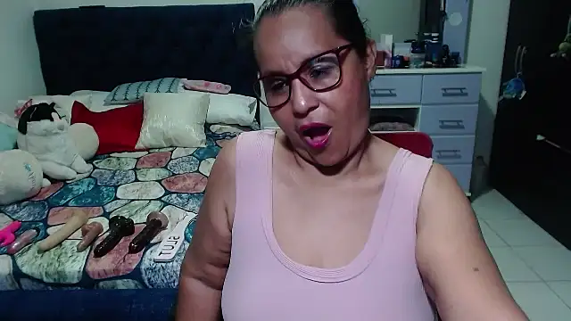 Snapshot of pervert_mommy_ chatting on 10/20/25, 09:54 pervert mommy online show from 10/20/25, 09:54