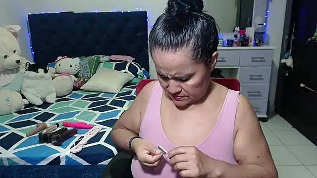 pervert mommy  online show from 12/17/25, 09:37