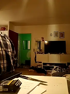 Snapshot of Bigutt73 chatting on 03/14/26, 02:06 Bigutt73 online show from 03/14/26, 02:06