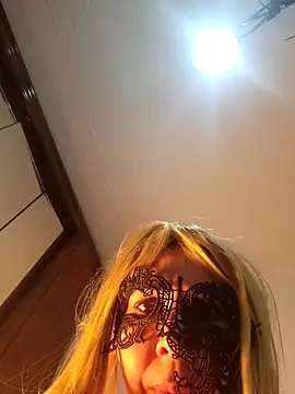 LAURAFOCOSA online show from 02/15/25, 03:39