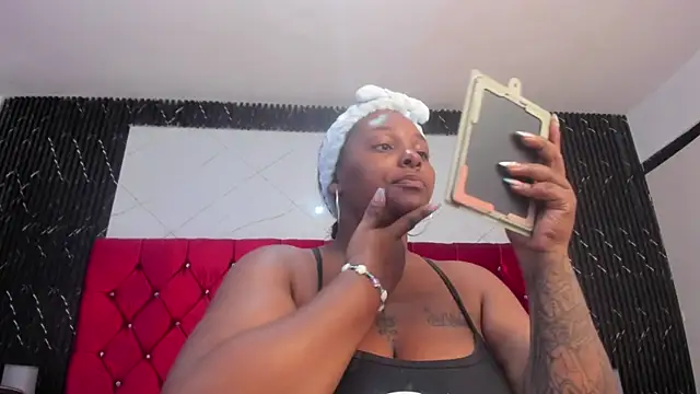 Snapshot of harleyevaans chatting on 01/21/25, 12:07 harleyevaans online show from 01/21/25, 12:07