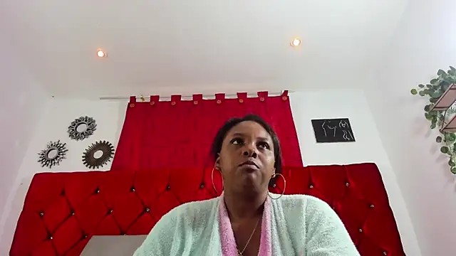 Snapshot of harleyevaans chatting on 03/06/25, 12:41 harleyevaans online show from 03/06/25, 12:41