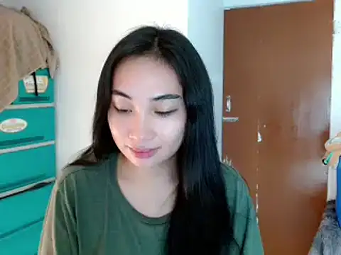 SweetLilly 18 online show from 01/05/25, 03:22