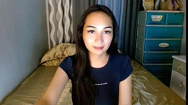 Snapshot of SweetLilly_18 chatting on 06/01/26, 07:10 SweetLilly 18 online show from 06/01/26, 07:10