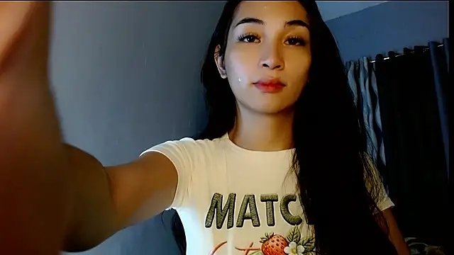Snapshot of SweetLilly_18 chatting on 07/21/26, 02:36 SweetLilly 18 online show from 07/21/26, 02:36