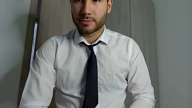 Justynn1 online show from 02/11/25, 06:08