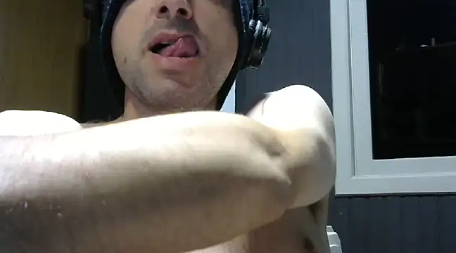 Snapshot of gauchors20 chatting on 02/18/25, 02:38 gauchors20 online show from 02/18/25, 02:38