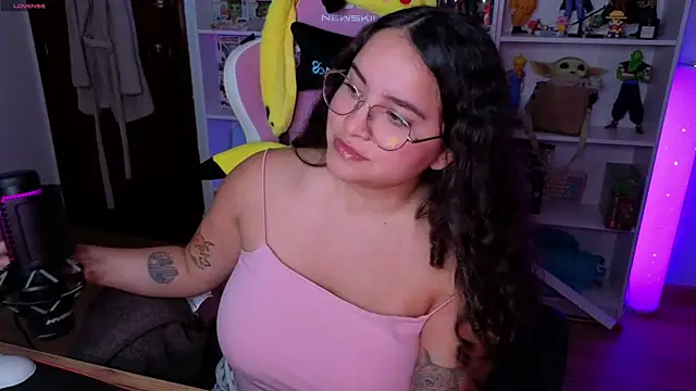 Snapshot of Sweet_sully__ chatting on 11/07/25, 09:09 Sweet sully online show from 11/07/25, 09:09