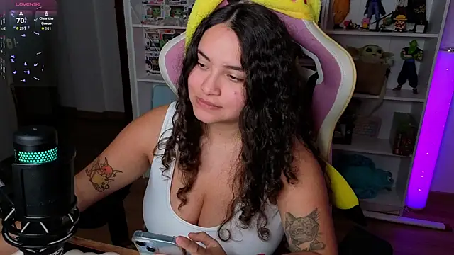 Snapshot of Sweet_sully__ chatting on 11/11/25, 09:31 Sweet sully online show from 11/11/25, 09:31