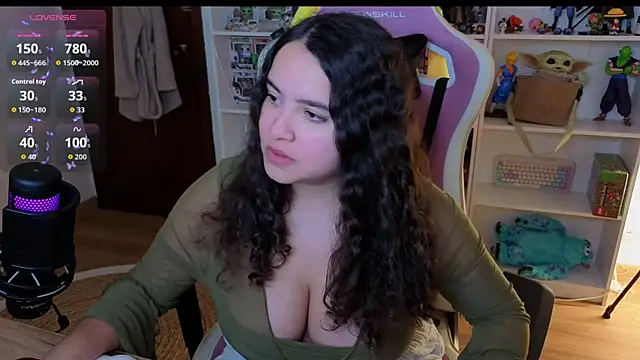 Snapshot of Sweet_sully__ chatting on 11/22/25, 10:14 Sweet sully online show from 11/22/25, 10:14