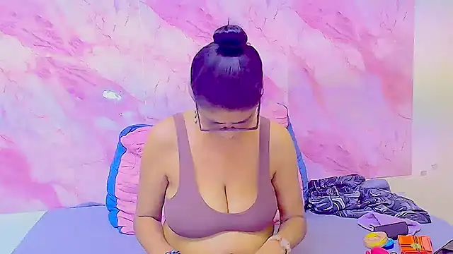 IndianAllure online show from 10/14/25, 05:30