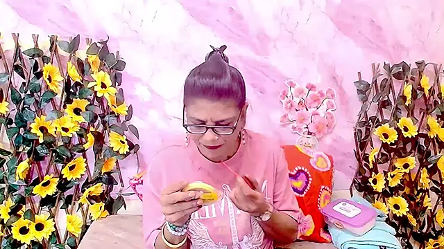 IndianAllure online show from 12/22/25, 05:37