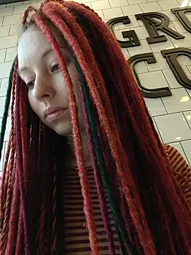 Snapshot of Frost_foxy chatting on 10/26/25, 02:28 Frost foxy online show from 10/26/25, 02:28