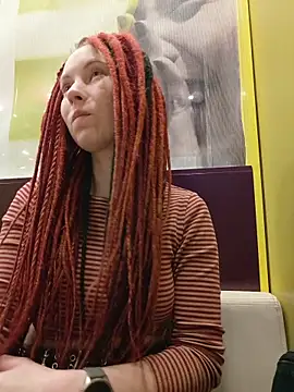 Snapshot of Frost_foxy chatting on 11/01/25, 01:40 Frost foxy online show from 11/01/25, 01:40