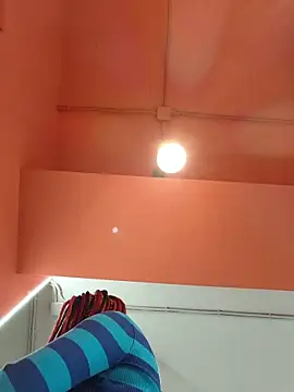 Snapshot of Frost_foxy chatting on 11/19/25, 02:11 Frost foxy online show from 11/19/25, 02:11