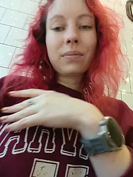 Snapshot of Frost_foxy chatting on 11/22/25, 02:21 Frost foxy online show from 11/22/25, 02:21