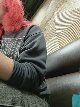 Snapshot of Frost_foxy chatting on 11/23/25, 02:55 Frost foxy online show from 11/23/25, 02:55