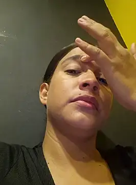 Snapshot of DAELAA chatting on 01/09/25, 01:18 DAELAA online show from 01/09/25, 01:18