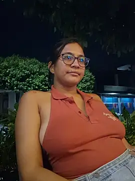 Snapshot of DAELAA chatting on 01/13/25, 02:28 DAELAA online show from 01/13/25, 02:28