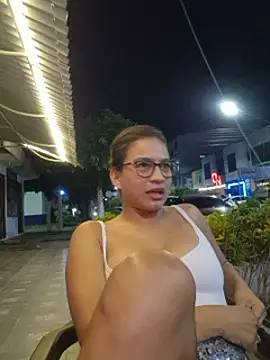 Snapshot of DAELAA chatting on 01/16/25, 02:41 DAELAA online show from 01/16/25, 02:41