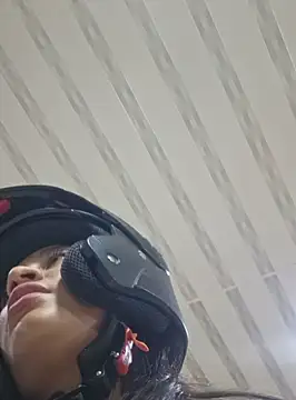 Snapshot of DAELAA chatting on 01/29/25, 01:48 DAELAA online show from 01/29/25, 01:48