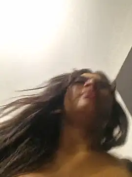 Snapshot of DAELAA chatting on 02/03/25, 01:09 DAELAA online show from 02/03/25, 01:09