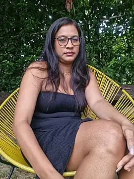 Snapshot of DAELAA chatting on 02/14/25, 10:25 DAELAA online show from 02/14/25, 10:25