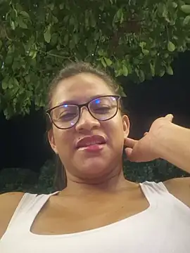 Snapshot of DAELAA chatting on 02/22/25, 03:12 DAELAA online show from 02/22/25, 03:12