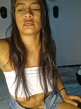 Snapshot of DAELAA chatting on 02/23/25, 03:24 DAELAA online show from 02/23/25, 03:24