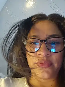 Snapshot of DAELAA chatting on 02/25/25, 12:58 DAELAA online show from 02/25/25, 12:58