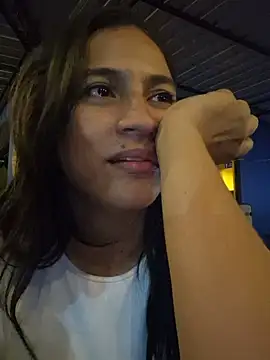 Snapshot of DAELAA chatting on 02/25/25, 04:03 DAELAA online show from 02/25/25, 04:03