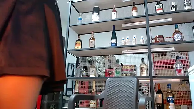 Snapshot of DAELAA chatting on 11/28/25, 10:12 DAELAA online show from 11/28/25, 10:12