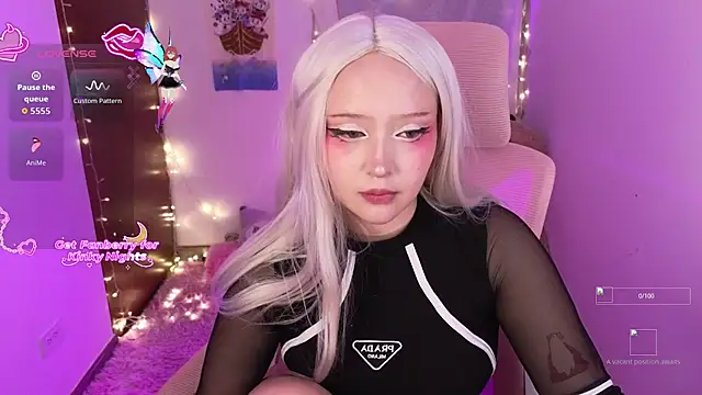 KuroChan420 online show from 11/28/25, 02:14