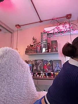 Zoe Bae online show from 03/10/26, 12:15