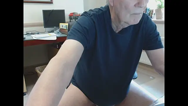 Snapshot of alan_inlondon chatting on 03/12/26, 04:02 alan inlondon online show from 03/12/26, 04:02