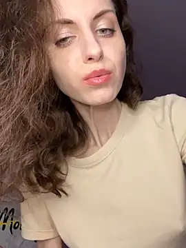MissAnuta online show from 07/18/26, 12:04