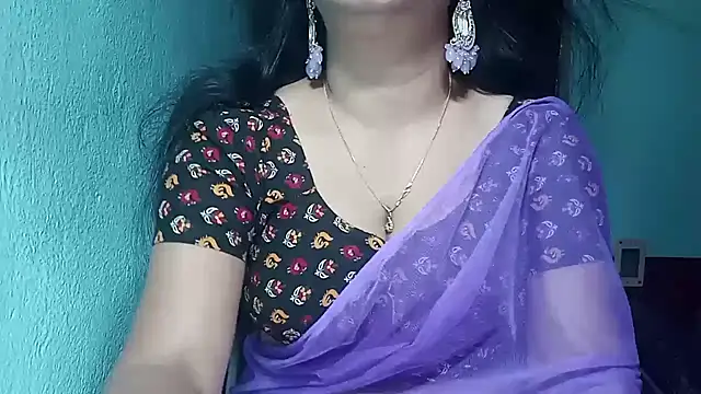 Snapshot of YourModhu chatting on 12/07/24, 06:15 YourModhu online show from 12/07/24, 06:15