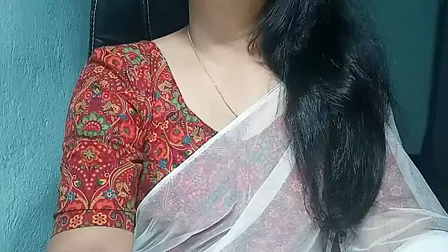 Snapshot of YourModhu chatting on 03/19/25, 06:01 YourModhu online show from 03/19/25, 06:01